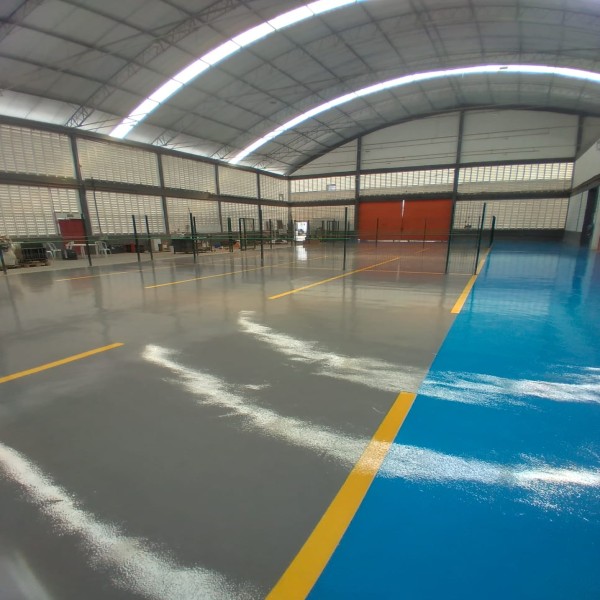 Aplicação De Revestimento Epóxi Aplicação De Revestimento Epóxi